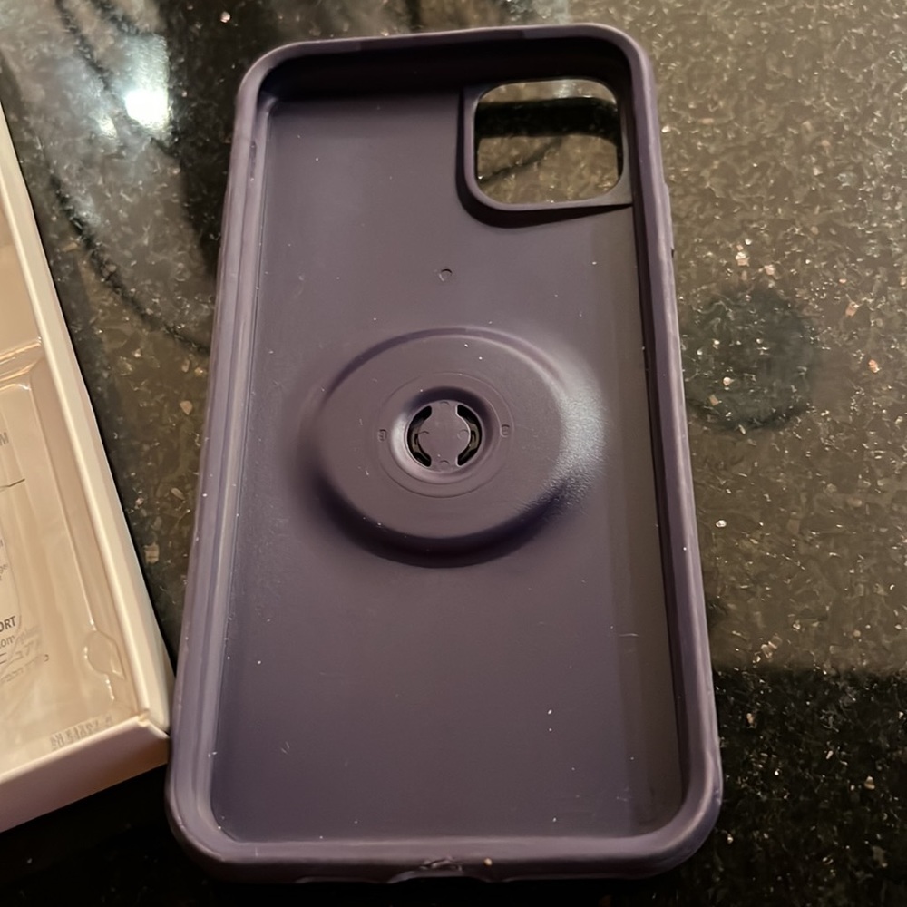 Otter + Pop Socket Clear Case For Ipone 11 Promax… - image 5